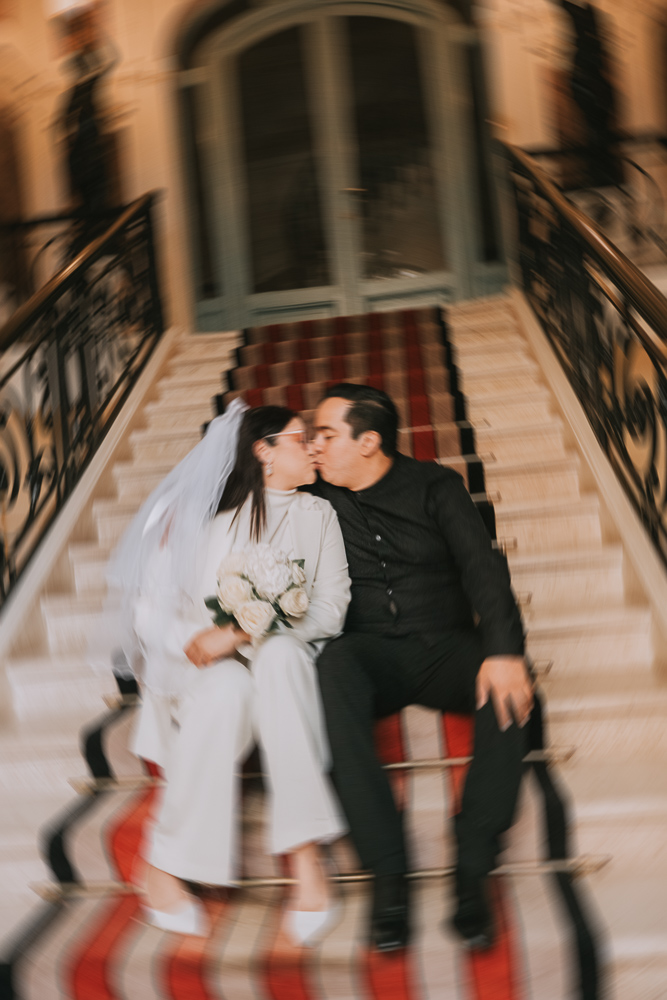 PORTRAIT COUPLE PHOTOGRAPHY ELOPEMENT IN PARIS TROCADERO