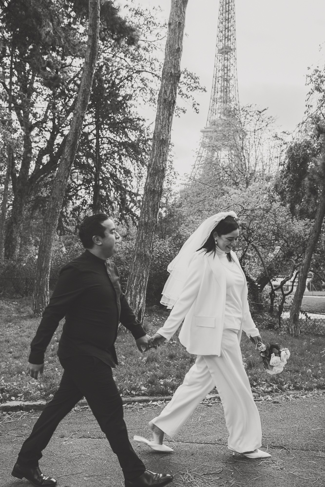 PORTRAIT COUPLE PHOTOGRAPHY ELOPEMENT IN PARIS