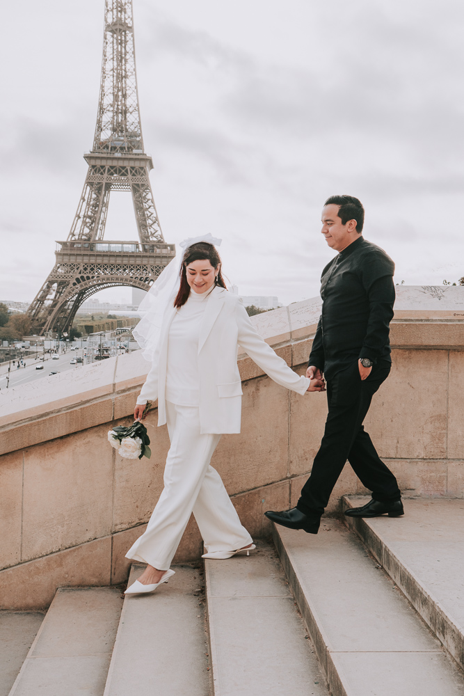 PORTRAIT COUPLE PHOTOGRAPHY ELOPEMENT IN PARIS TROCADERO