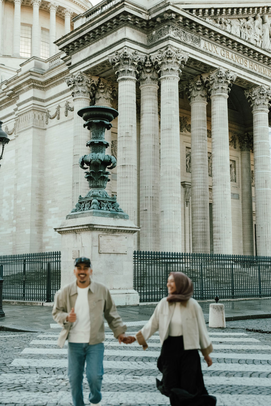 Cinematic couples photoshoot in the Latin Quarter of Paris